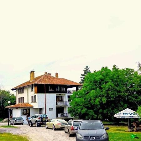 Чичо Томовата Колиба Hotel Tryavna Esterno foto