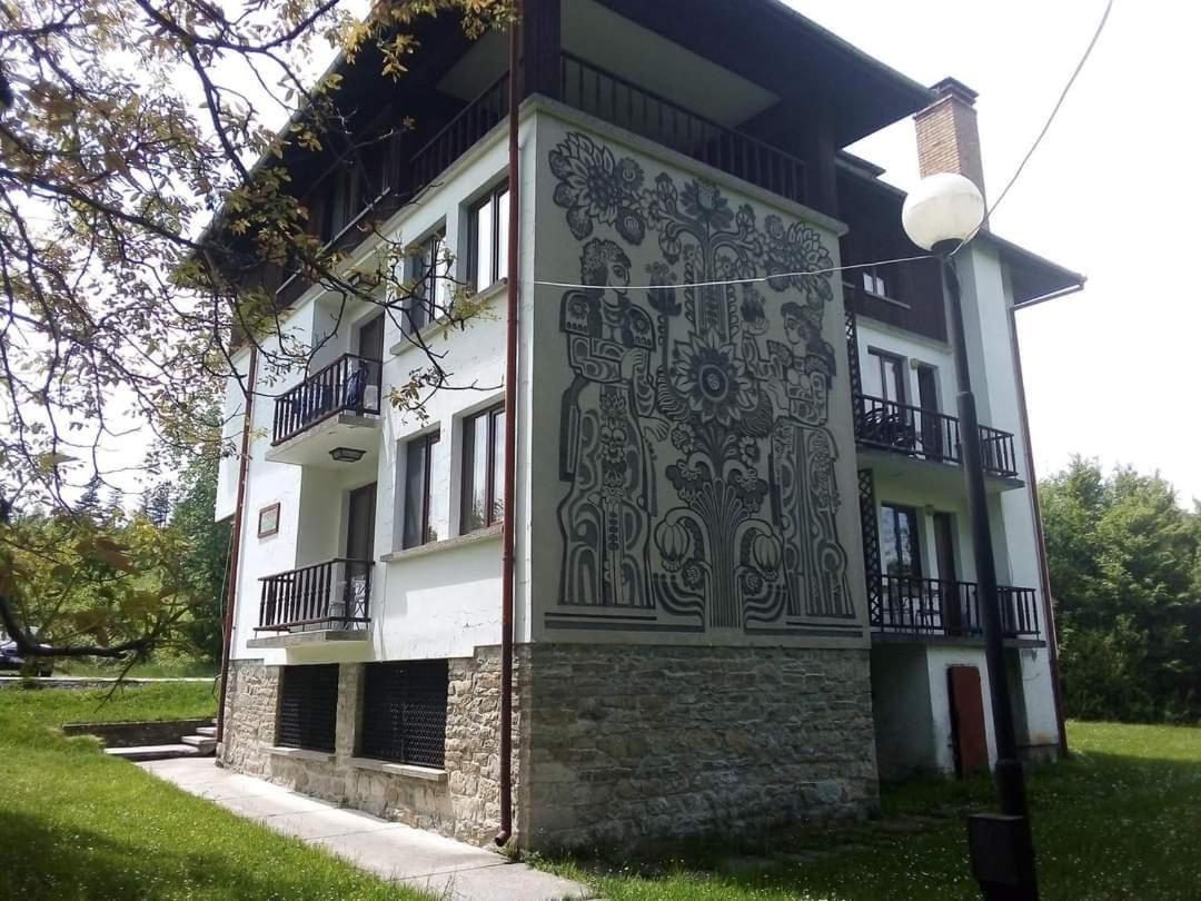 Чичо Томовата Колиба Hotel Tryavna Esterno foto