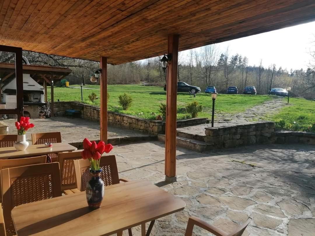 Чичо Томовата Колиба Hotel Tryavna Esterno foto