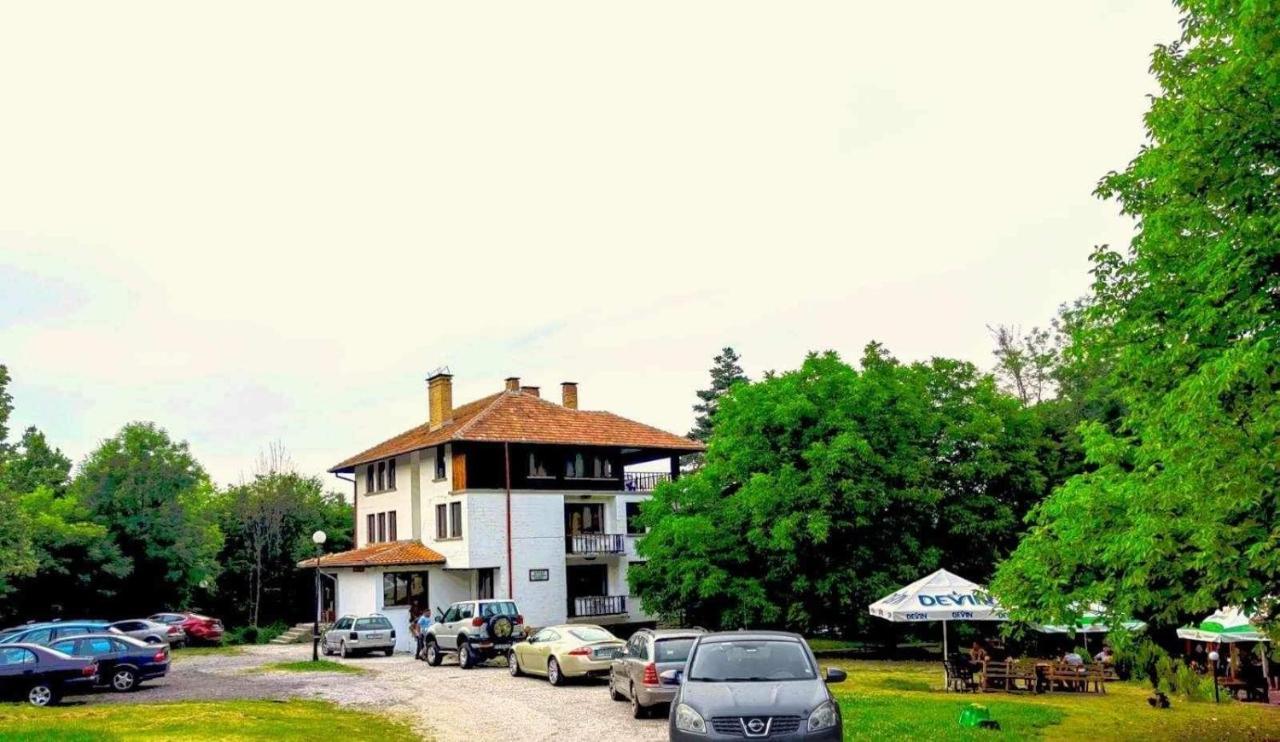 Чичо Томовата Колиба Hotel Tryavna Esterno foto